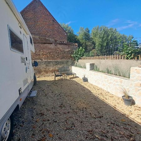 Hotel Camping Car A 3 Minutes Du Parc Pairi Daiza Brugelette Exteriér fotografie